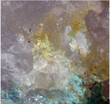 Nel cuore delle Apuane un minerale unico al mondo